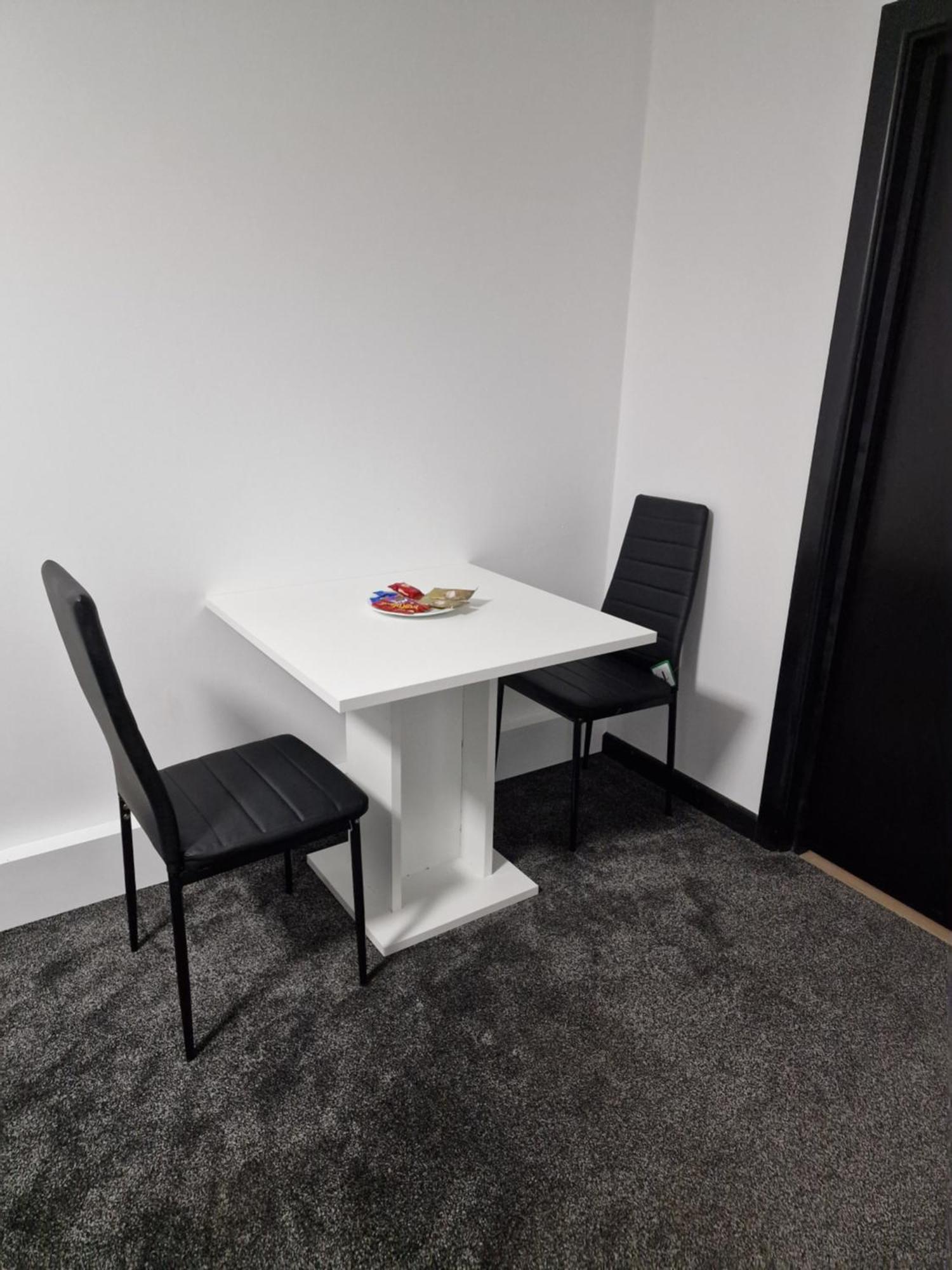 Ckb Flat- Comfort, Cosy, And Secure! Codsall エクステリア 写真