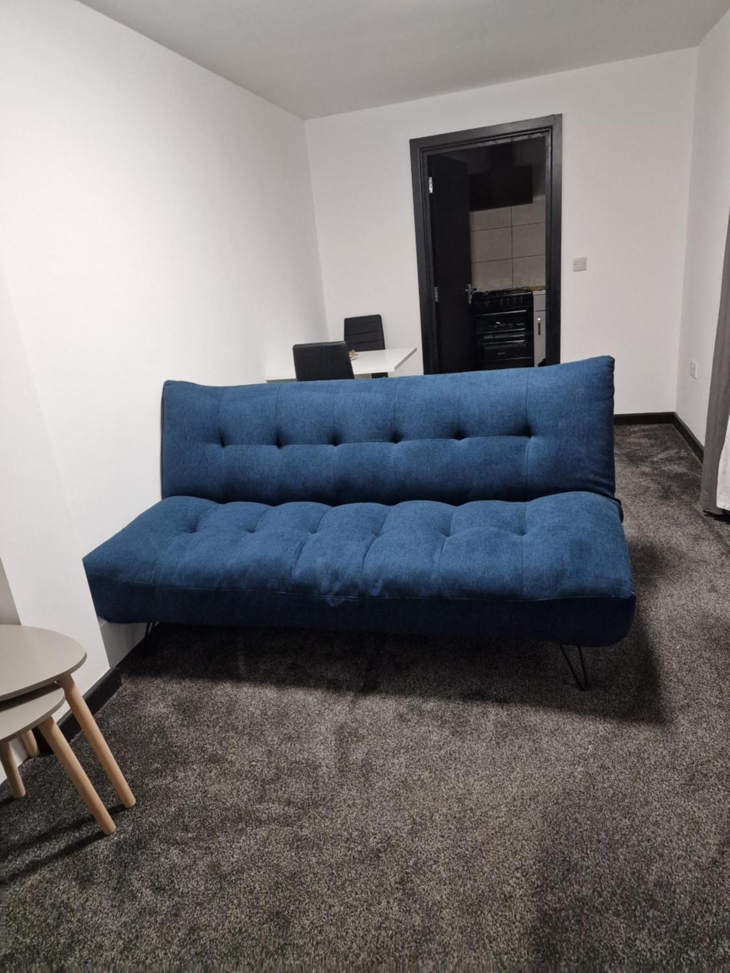 Ckb Flat- Comfort, Cosy, And Secure! Codsall エクステリア 写真